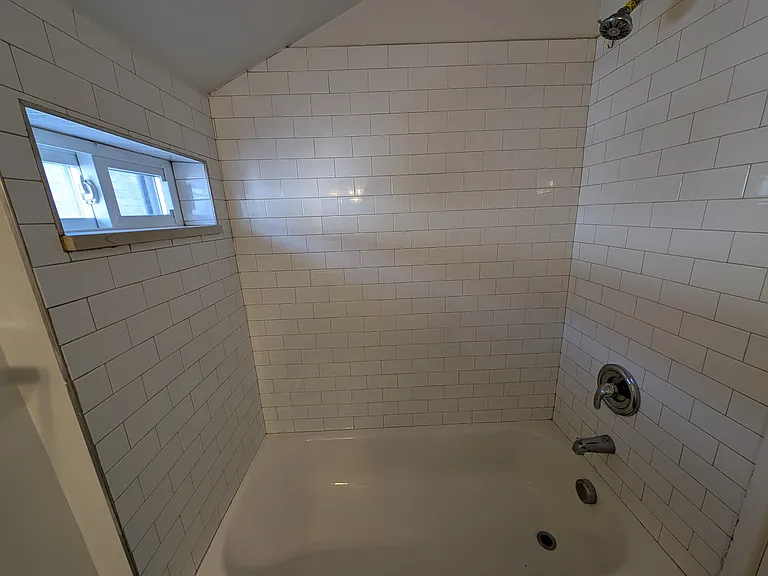 166 N 12th St #3 — Photo 16