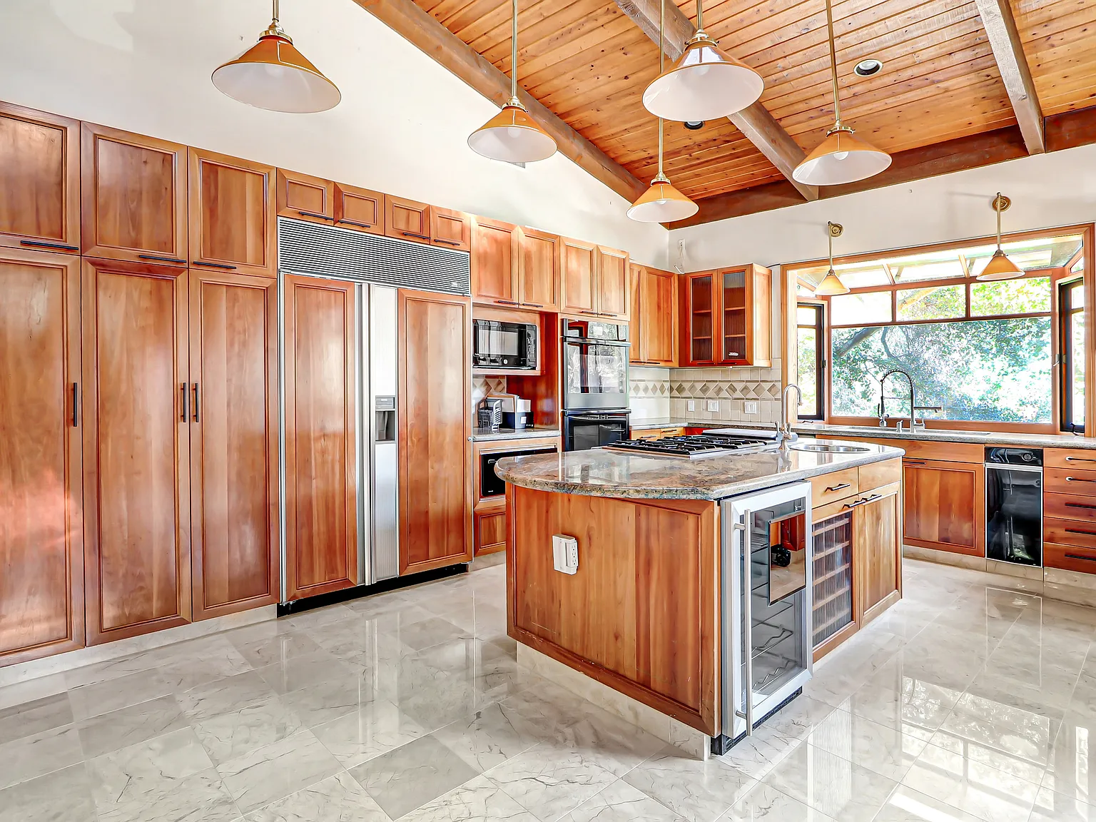 4 bed, 4.5 bath, 3500 sqft, $4,900 — Photo 4