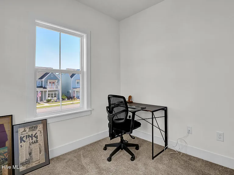 812 Edgerton Dr — Photo 23