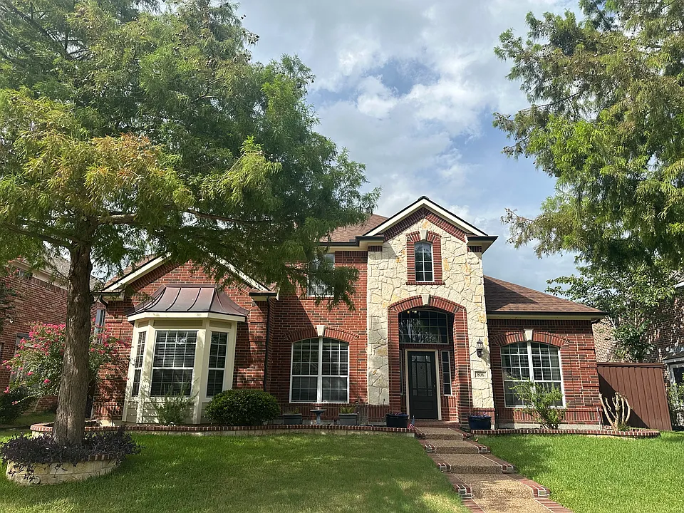 806 Cascades Dr