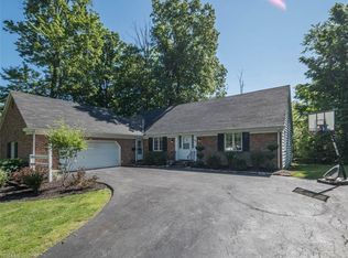 685 Blueberry Hill Dr, Canfield, OH 44406