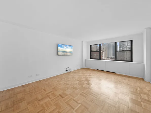 301 East 69th Street 12L image 3 of 12