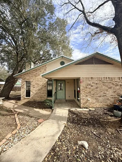 Building Photo - 728 W San Antonio St #106-A