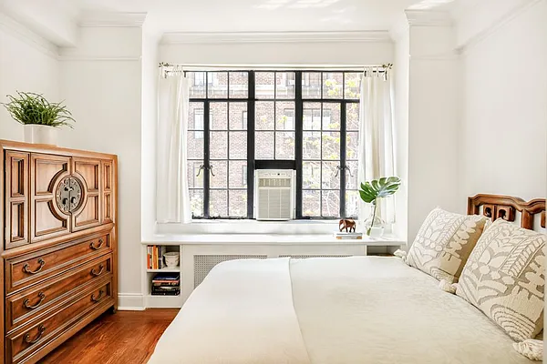 Sold by Compass | media 14