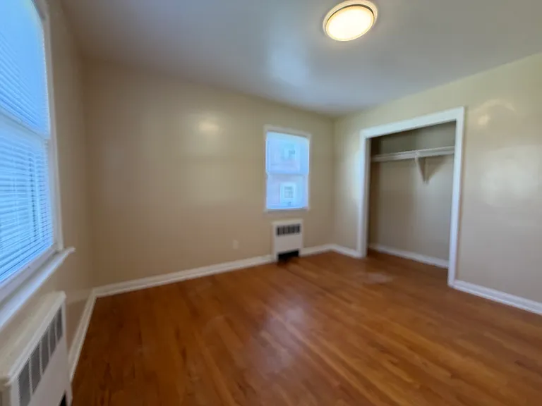 805 Harvard Pl — Photo 2