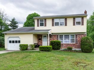 101 Oakwood Dr, Cinnaminson, NJ 08077