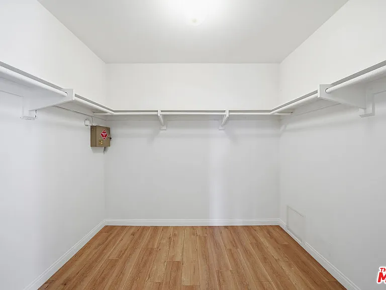 141 S Linden Dr #206 — Photo 26