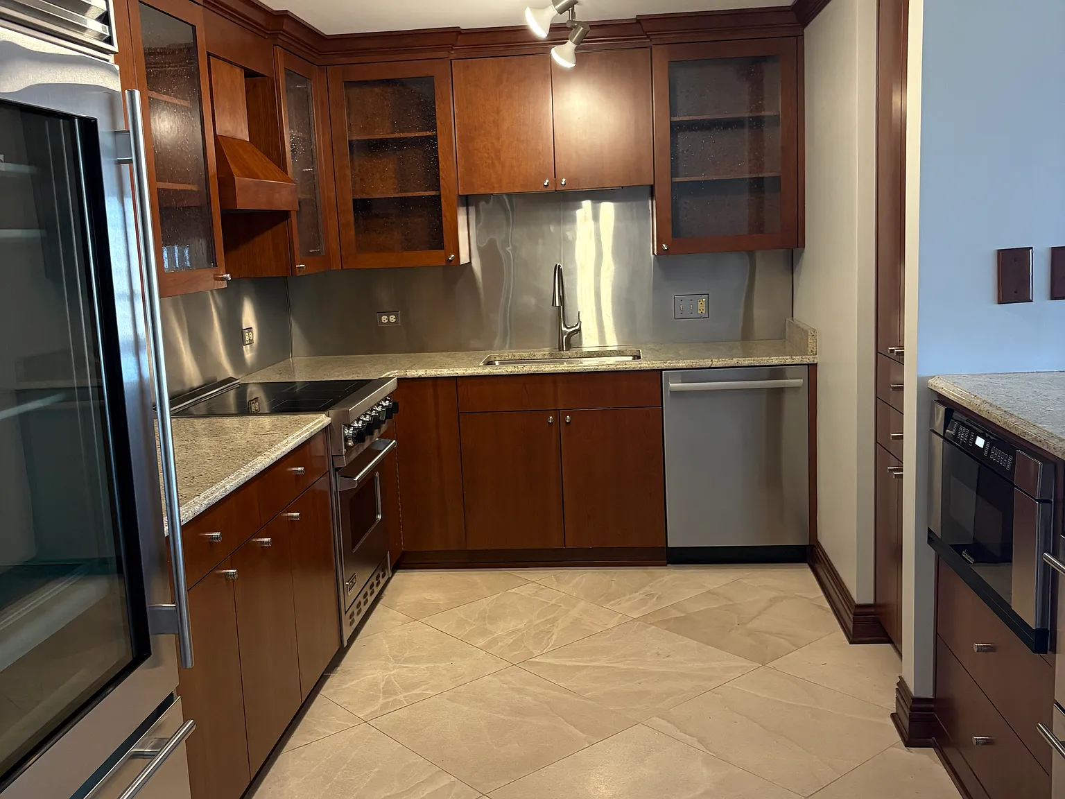 1 bed, 1000 sqft, $3,250 — Photo 2