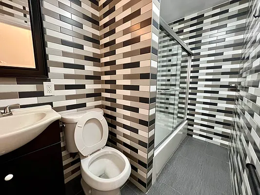 Rented by ERNY LLC | media 23