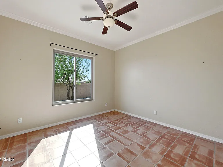 2129 W Legends Way — Photo 26