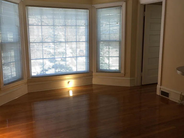 132 Lafayette Ave NE #2 — Photo 3