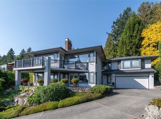 8742 Pender Park Dr, North Saanich, BC V8L 3Z5