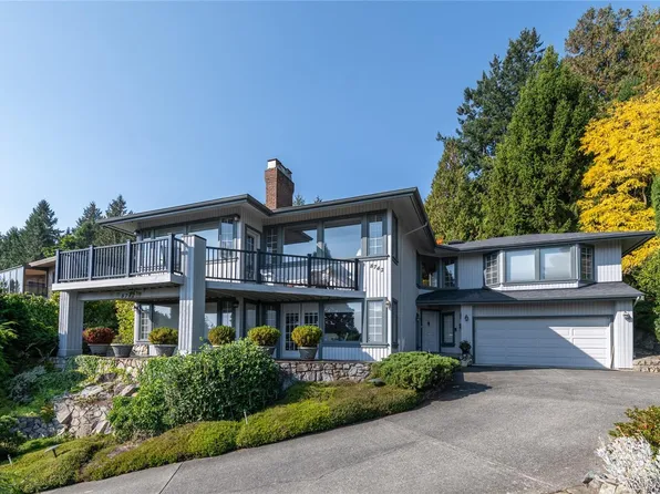 8742 Pender Park Dr, North Saanich, BC V8L 3Z5
