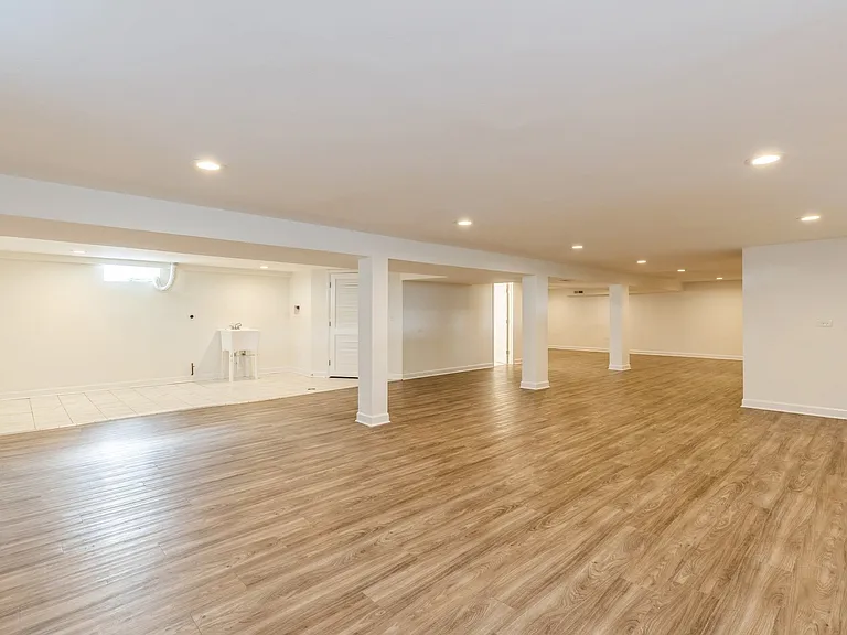 5018 Dobson St — Photo 12