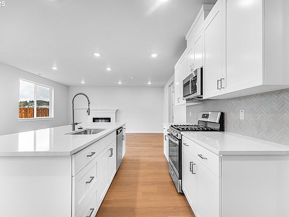 4th image of 18935 SW Twin Peaks Ln