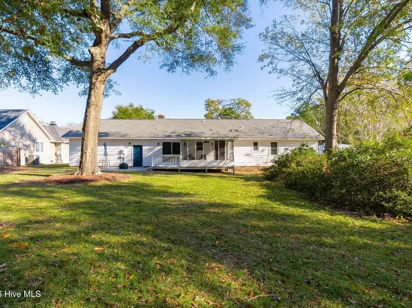 151 Hunting Bay Drive, Cape Carteret, NC 28584