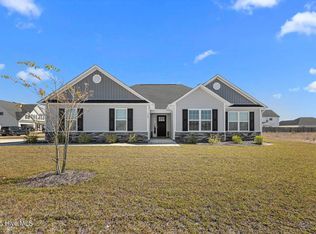 562 Appalachian Trl N, Jacksonville, NC 28546