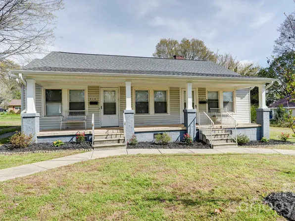 312 & 314 W Charlotte Ave, Mount Holly, NC 28120