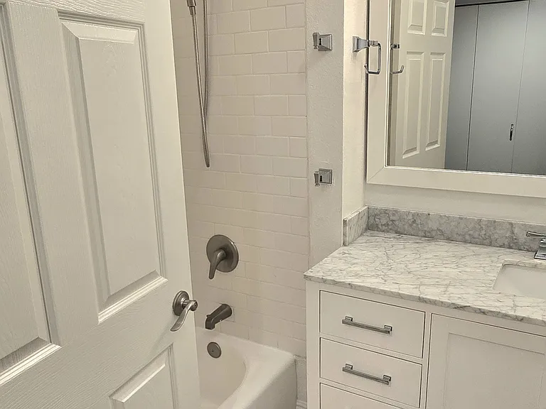 624 Thoreau Ln — Photo 12