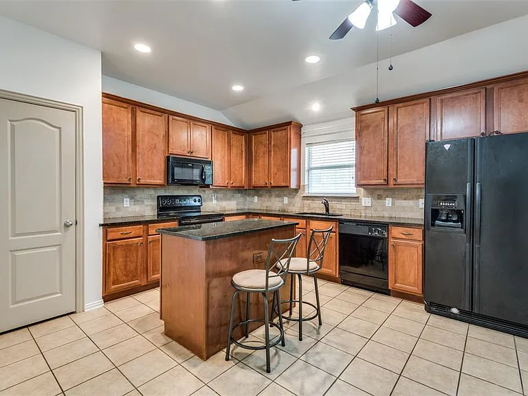 13253 Poppy Hill Ln — Photo 5