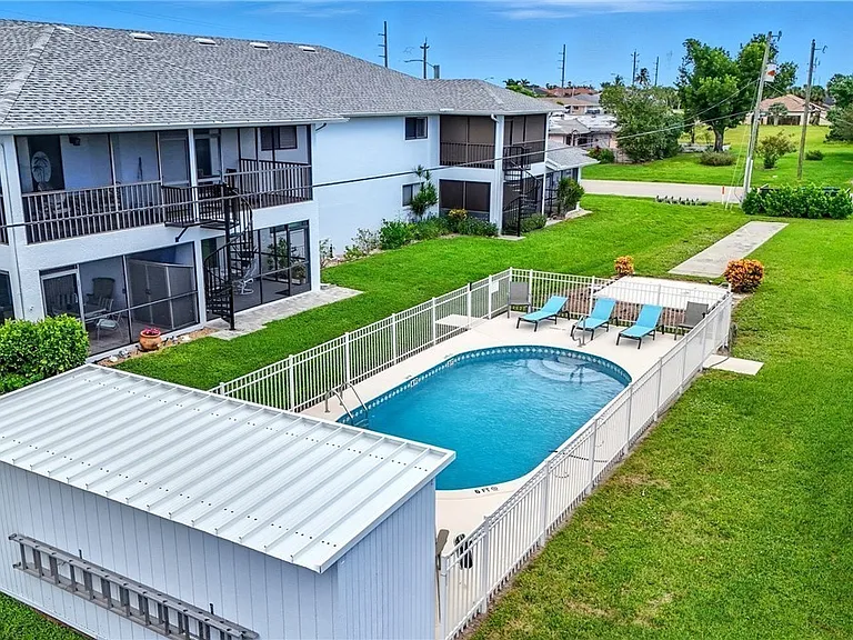1203 SW 48th Ter #202 — Photo 35