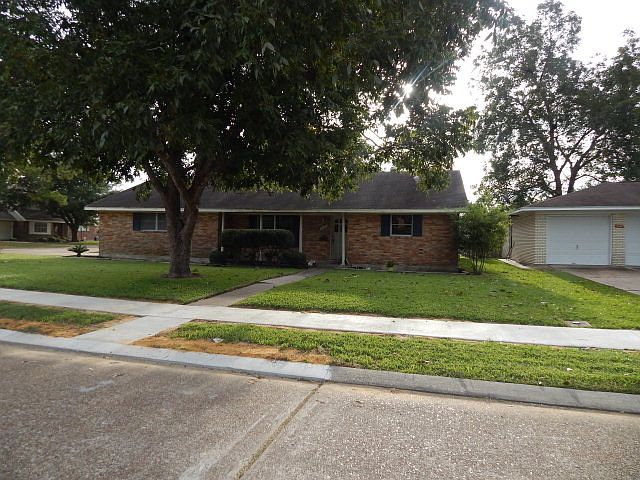 1st image of 3145 Sandalwood Dr