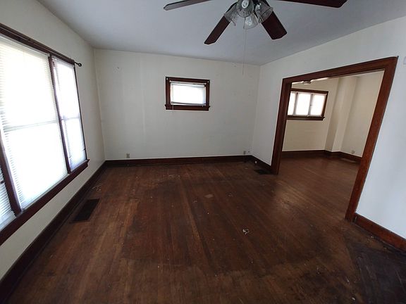 5th image of 2146 Malvern Ave