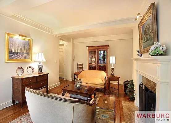 Sold by Warburg | media 30