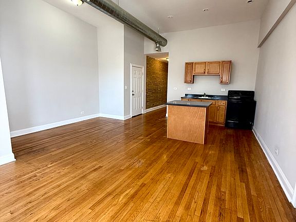 2nd image of 6911 S Paxton Ave #1