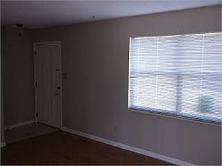 5th image of 364 Sky Valley Cir