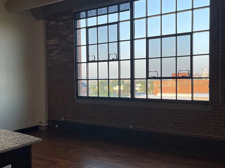 100 Walnut St #402 — Photo 7