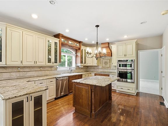 3rd image of 7012 Valley Falls Ct
