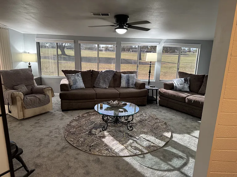 W Lakeview Cir N — Photo 1