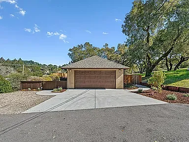 141 Whistler Ct — Photo 8