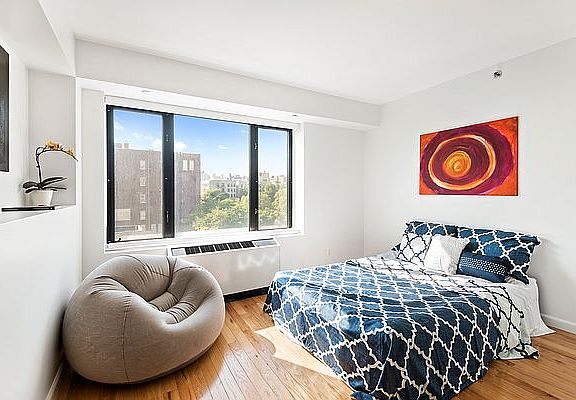5th image of 189 Avenue C APT 5E