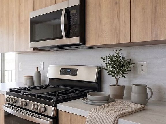 4th image of 1146 N Hacienda Pl #7
