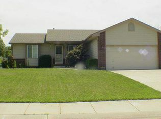 2236 Horseshoe Cir, Derby, KS 67037