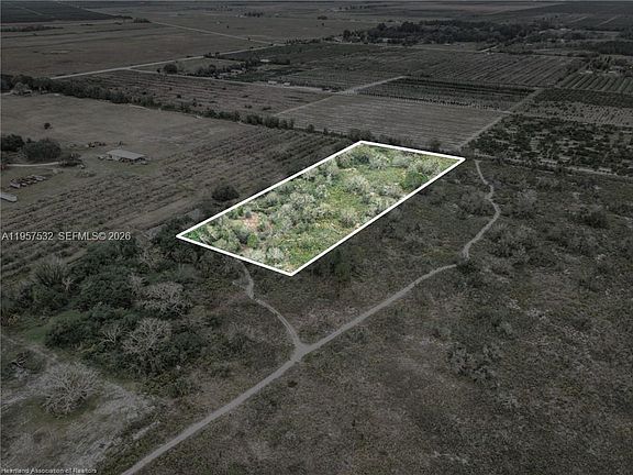 3rd image of 701 Jolly Ln