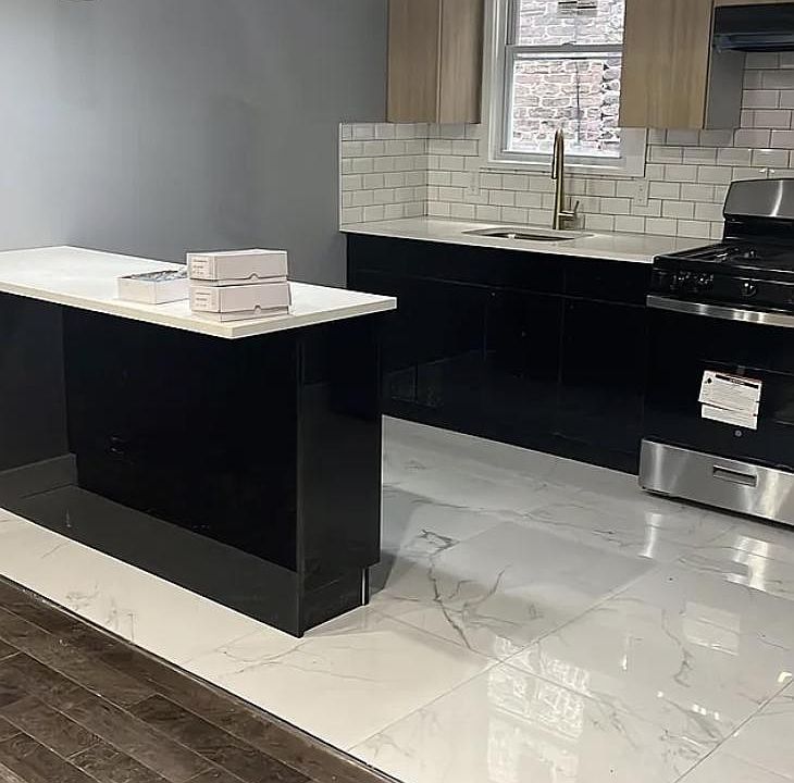 1st image of 61 Holland St #1