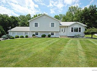 5 Oxford Pl, Washingtonville, NY 10992
