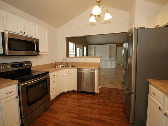 5th image of 5738 Bur Oak Pl