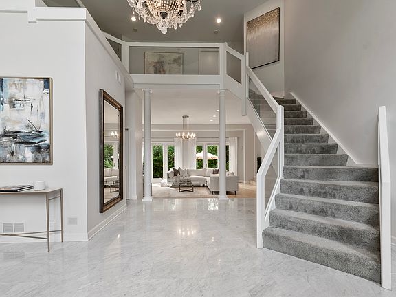 3rd image of 1340 Hiawatha Ct
