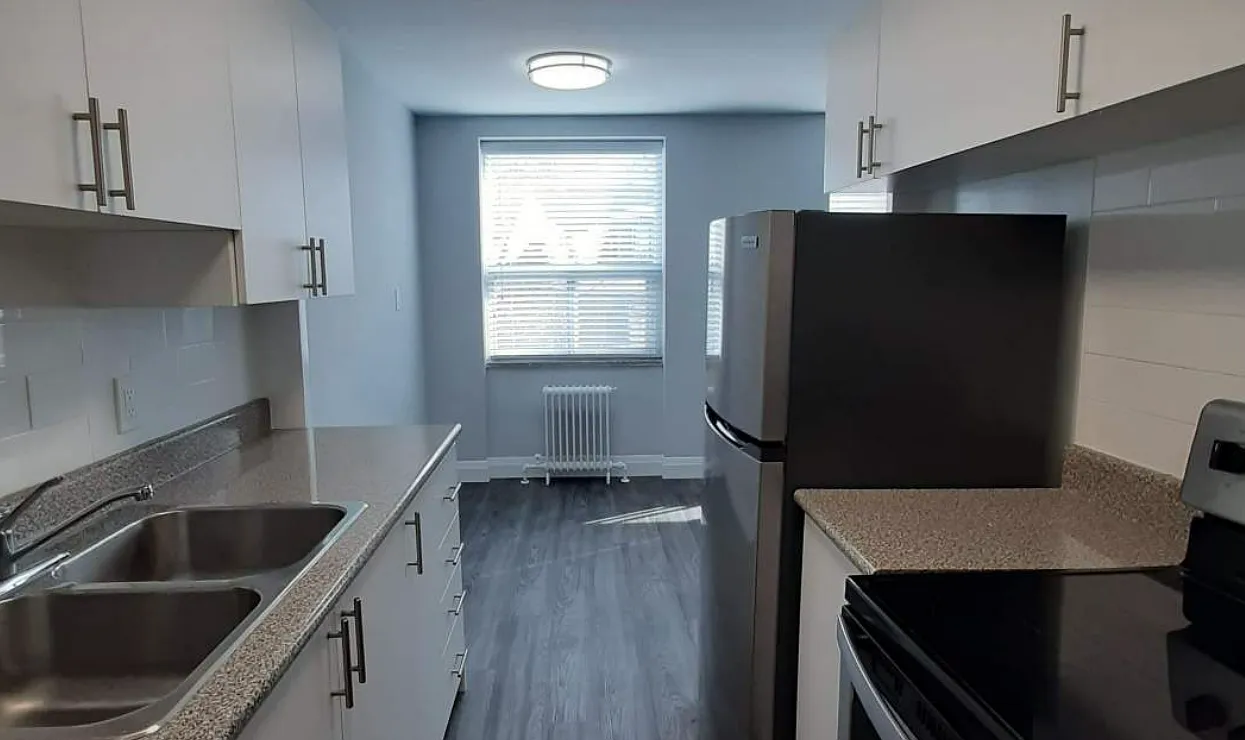 5 Benlamond Avenue — Photo 1