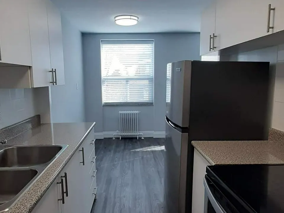 5 Benlamond Ave #105