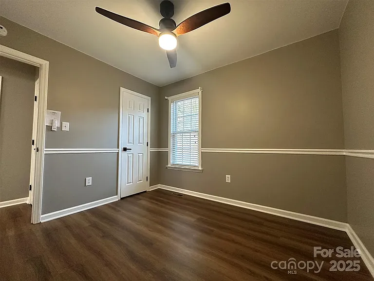75 Eden St NW — Photo 13