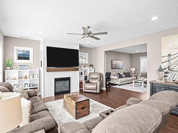 5th image of 6800 Bridgeview Ct