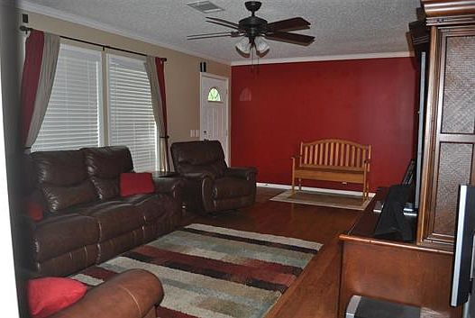 4th image of 2201 Pineland Dr