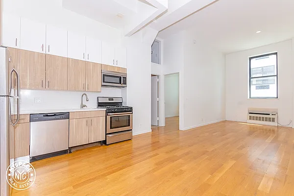 Rented by MySpaceNYC | media 28