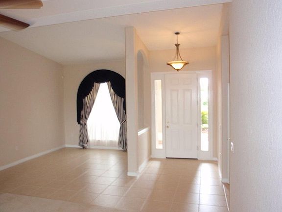 Dining Room/Entry