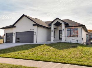 14414 Catalpa Dr, Urbandale, IA 50323